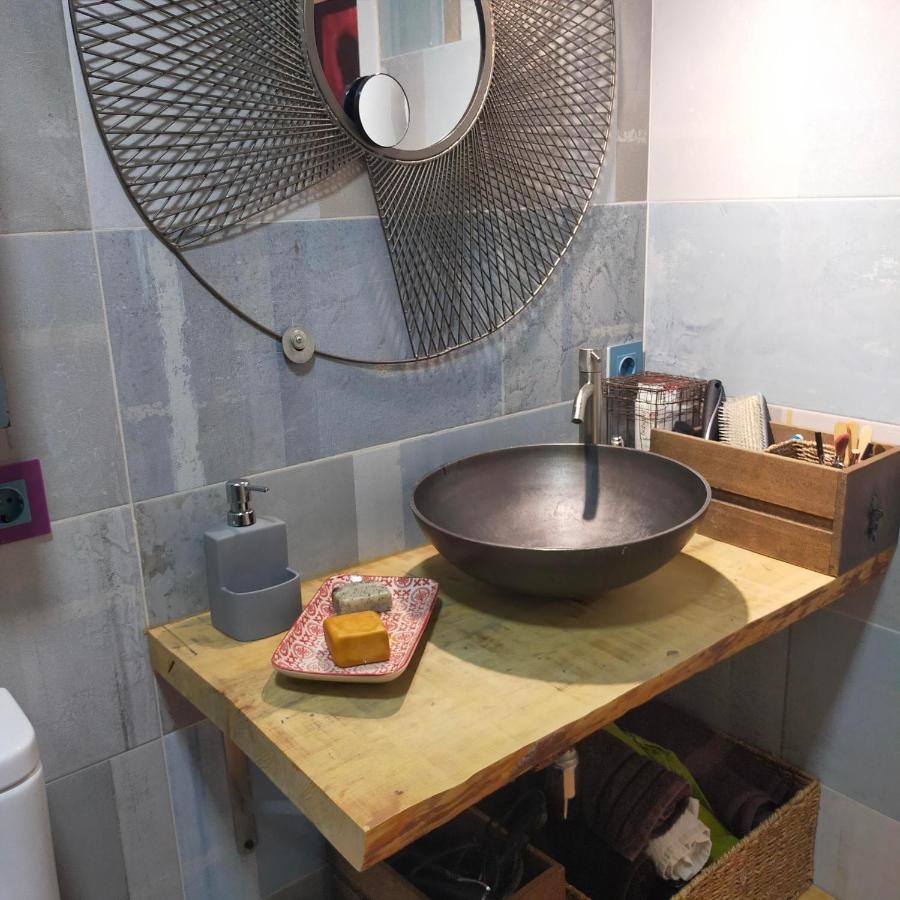 Una Parada A L'Anoia En Apartamento Compartido Apartment Capellades Екстериор снимка